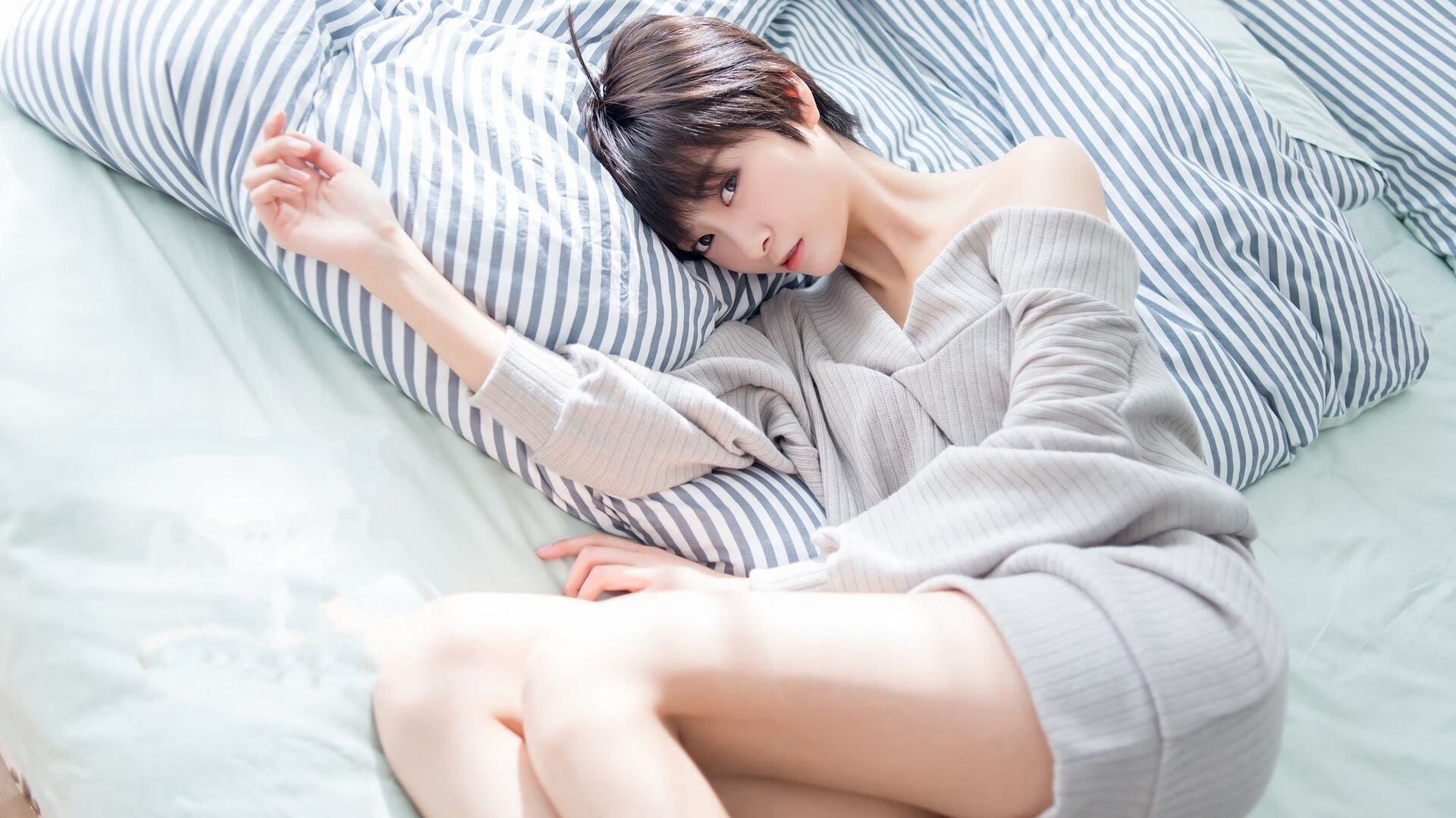 _冬季冰屏幕灯光秀:科技点亮运动夜_,冰屏led显示屏案例