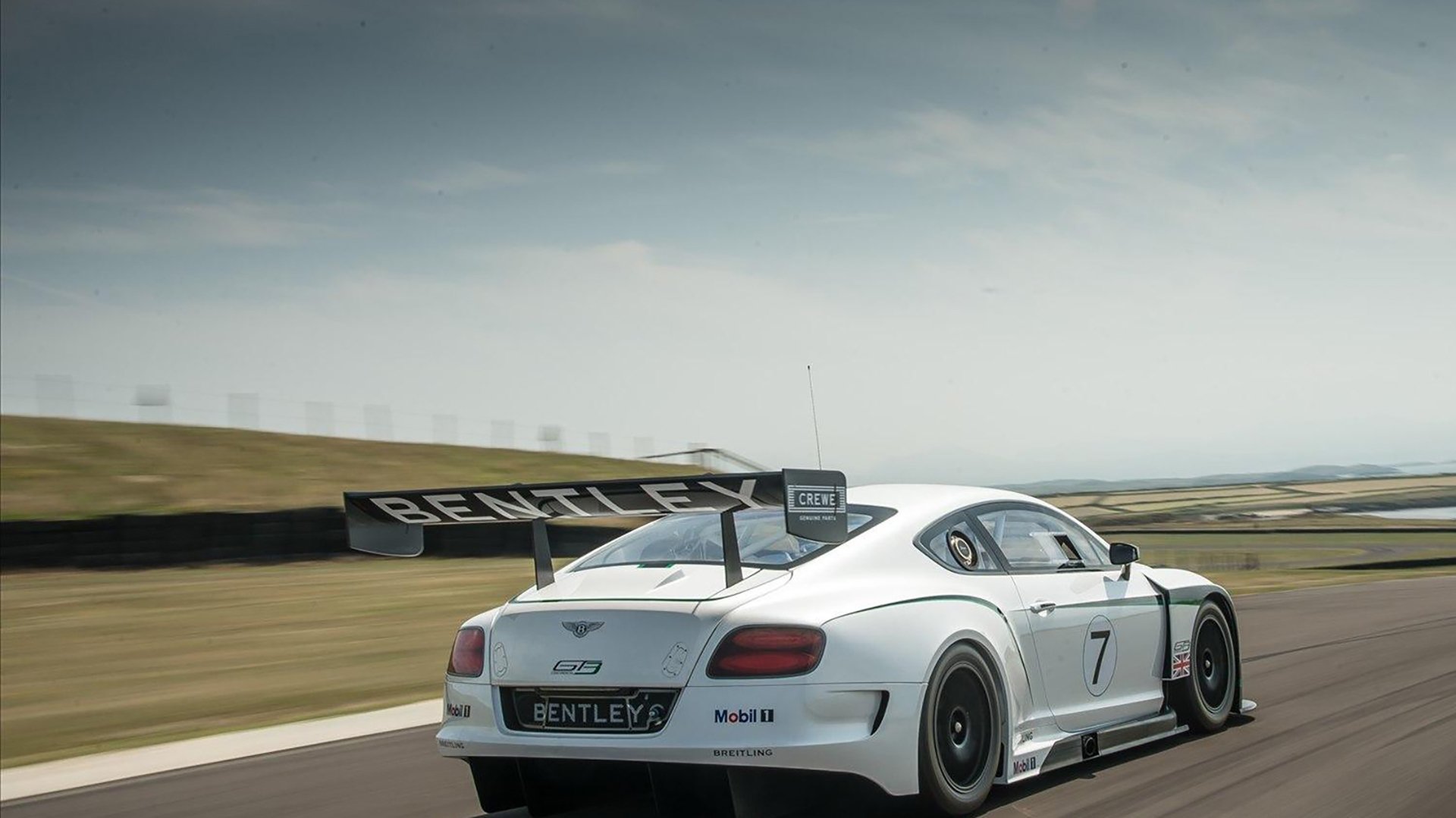 英超豪门曼联惨败，球迷怒批主帅战术，曼联英超第一